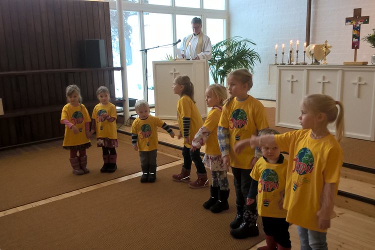 Arki-illan jippiipyhäkoulu ja jippiiharkat Arki-illan jippiipyhäkoulu ja jippiiharkat